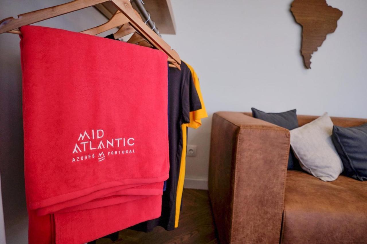 Mid-Atlantic Boutique Hostel Angra do Heroísmo Екстериор снимка